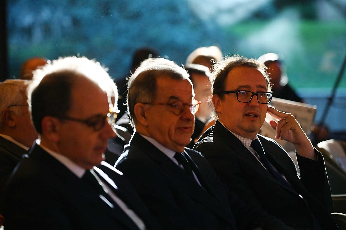 Guilherme Oliveira Martins, administrador executivo da Fundação Gulbenkian (ao centro), ladeado por Luís Figueiredo Trindade (administrador da Global Media) e Filipe Alves (diretor do DN).