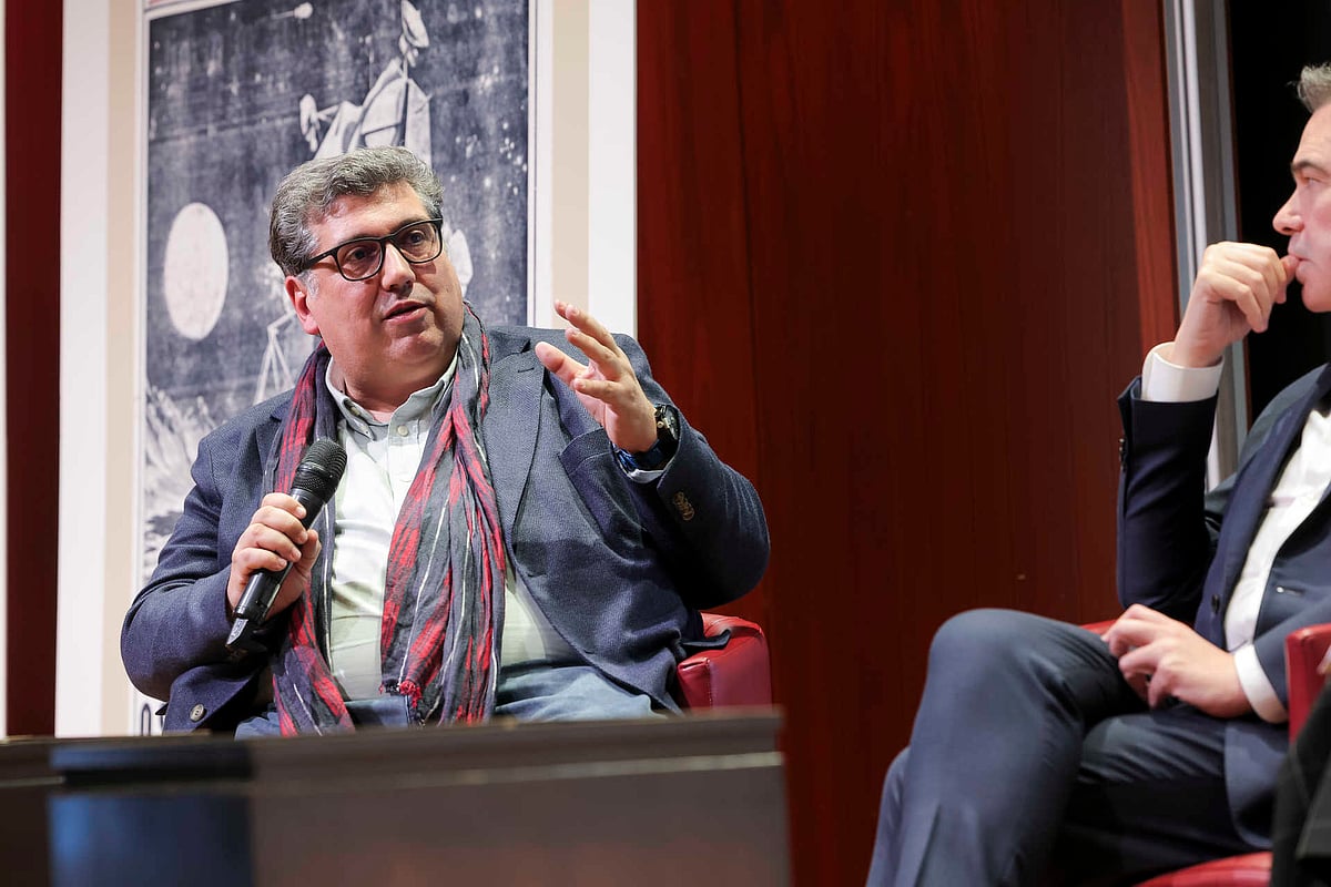 Diretor-adjunto do DN, Leonídio Paulo Ferreira, moderou debate sobre o futuro do jornalismo