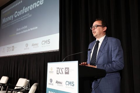 Filipe Alves, diretor do Diário de Notícias, na abertura da 8ª Money Conference